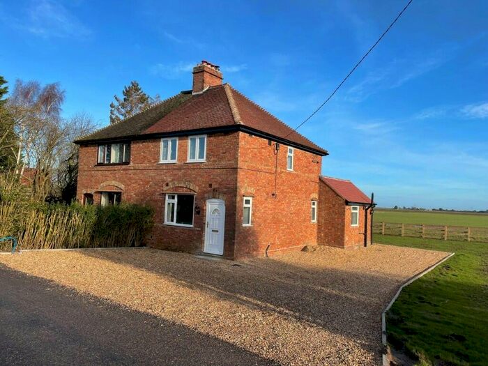 3 Bedroom Semi-Detached House To Rent In Sluice Road, Saracens Head, PE12