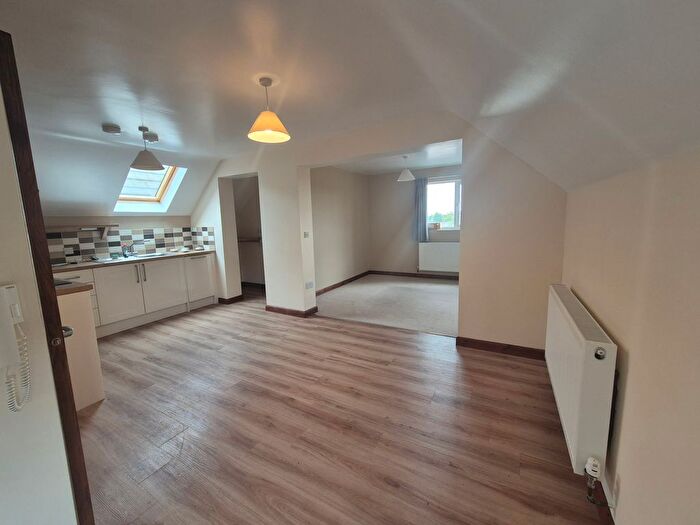 2 Bedroom Flat To Rent In High Street, Clapham, MK41
