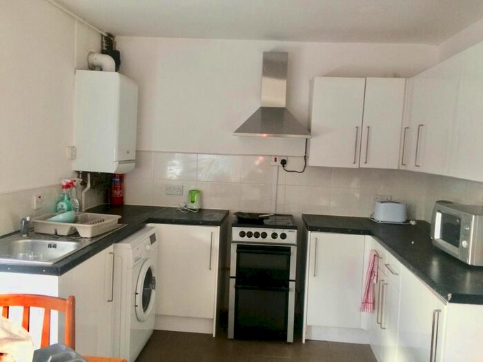 3 Bedroom Terraced House To Rent In Ilmington Road, Selly Oak, Birmingham, B29