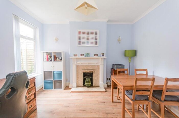 3 Bedroom House To Rent In Warwards Lane, Selly Oak, Birmingham, West Midlands, B29