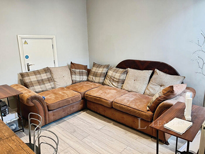 5 Bedroom Terraced House To Rent In Nadine Street, Salford, M6