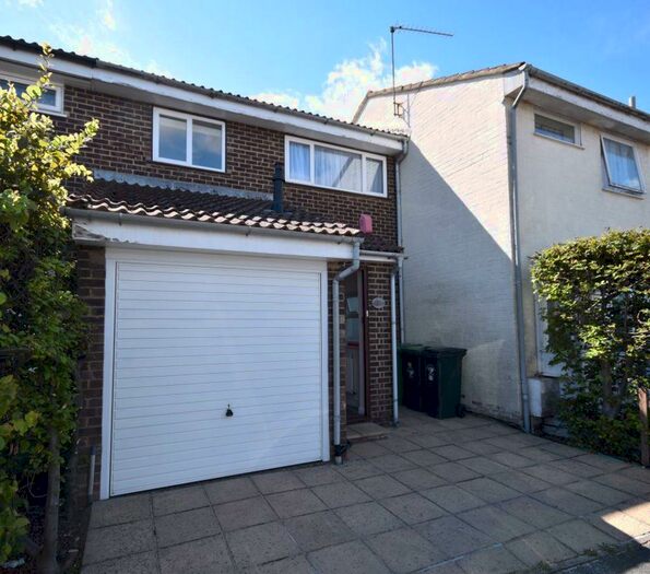 3 Bedroom Semi-Detached House To Rent In Plantation Close, Saffron Walden, CB11