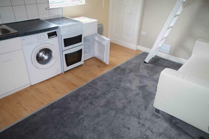 1 Bedroom Flat To Rent In Bury Road Bolton, BL2
