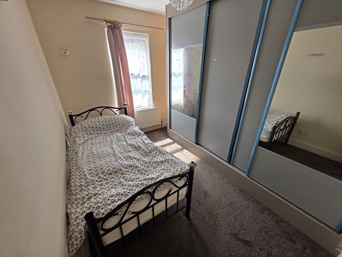 1 Bedroom Property To Rent In Claremont Road, Luton, Bedfordshire, LU4