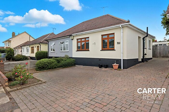 3 Bedroom Semi-Detached Bungalow For Sale In Oakfield Road, Benfleet, SS7