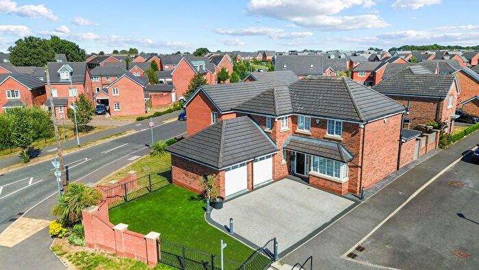 4 Bedroom Detached House For Sale In Stoneacre Close, Lowton, WA3