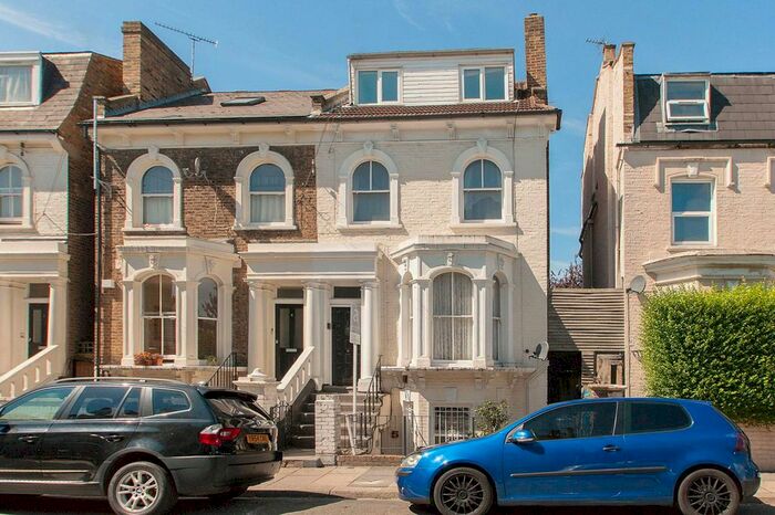 2 Bedroom Flat To Rent In Goldsmith Road, Acton, London, W3