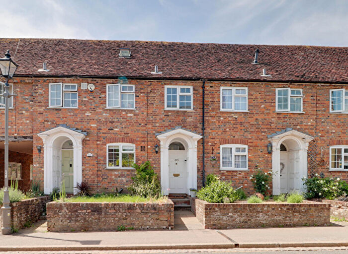 3 Bedroom Terraced House For Sale In High Street, Markyate, St. Albans, AL3