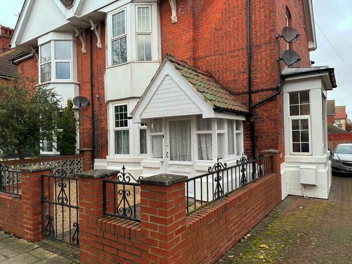 1 Bedroom Flat To Rent In Algitha Road, Skegness, PE25