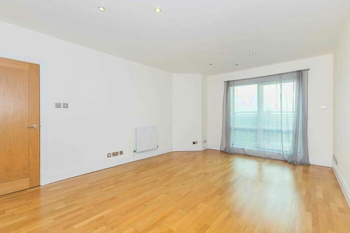 2 Bedroom Flat To Rent In Warren House, Kensington, London, W14