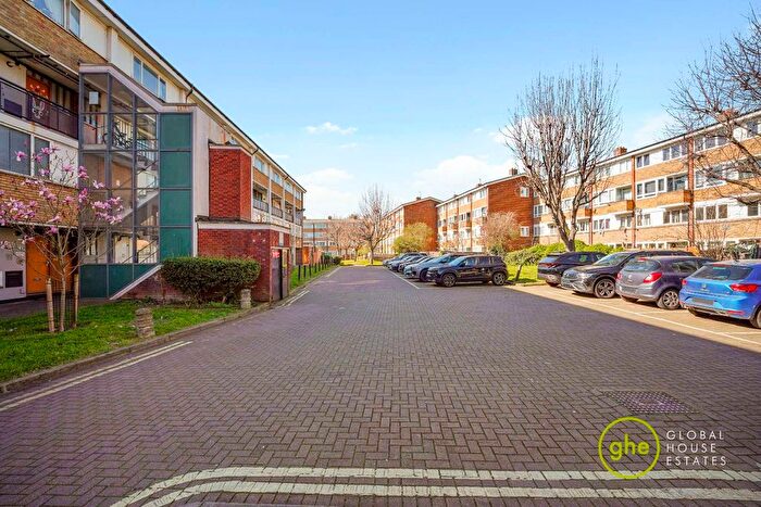 3 Bedroom Flat For Sale In Rivet House, Southwark, London, SE1