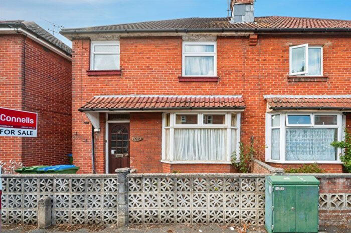 3 Bedroom Semi-Detached House For Sale In Percy Road, Southampton, SO16