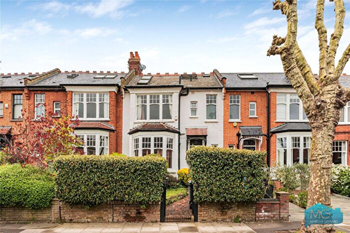 5 Bedroom Detached House For Sale In Grand Avenue, London, N10