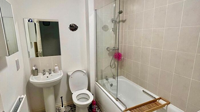 2 Bedroom Semi-Detached House For Sale In Brook Way, Pinhoe, EX4