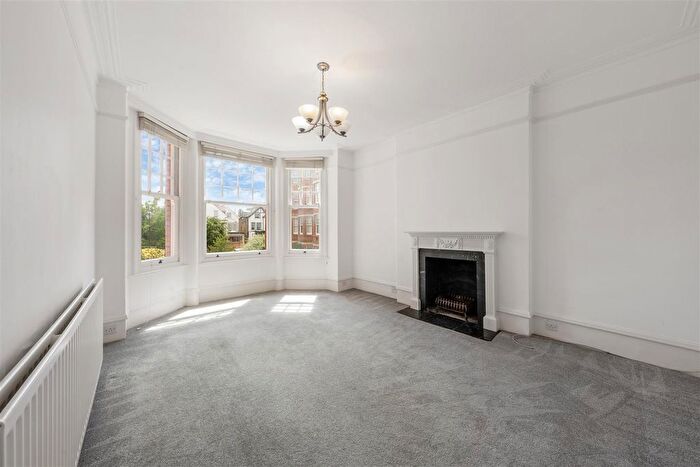 2 Bedroom Flat To Rent In Sutton Court, Fauconberg Road, London, W4