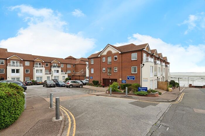 1 Bedroom Flat For Sale In Holland Road, Westcliff-On-Sea, Essex, SS0