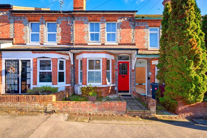 2 Bedroom Terraced House For Sale In Cromwell Road, Caversham, RG4