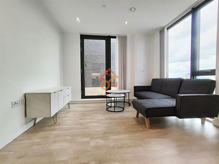 3 Bedroom Flat To Rent In Fifve, Queen Street, Salford, M3