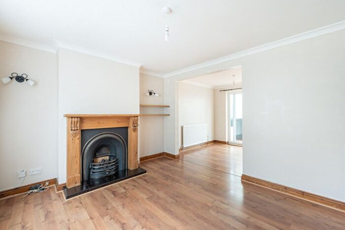 3 Bedroom Semi Detached House For Sale In Glenister Road, Chesham, HP5