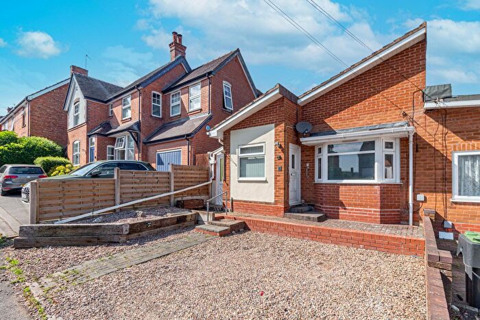 2 Bedroom Semi-Detached Bungalow For Sale In Barnsley Road, Bromsgrove., B61