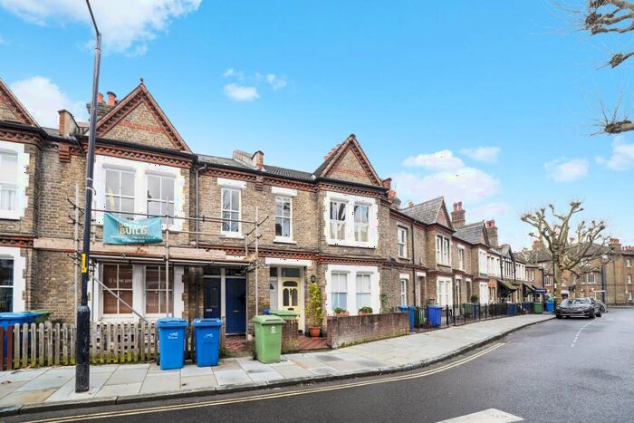 1 Bedroom Maisonette For Sale In Wooler Street, London, SE17