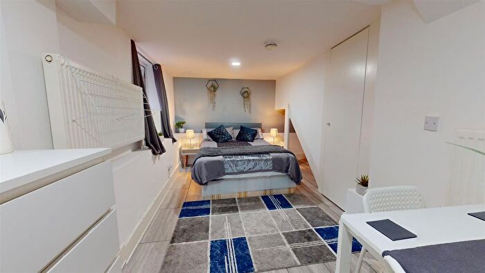 1 Bedroom Flat To Rent In Lancaster Road, Dollis Hill, London, NW10