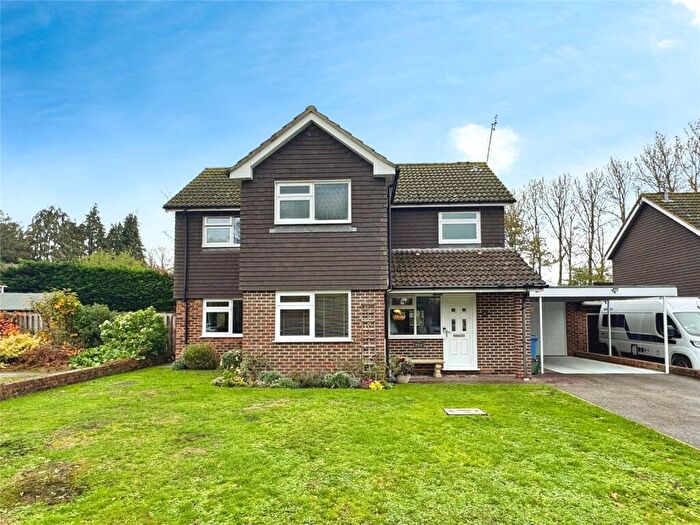 4 Bedroom House For Sale In Shires Way, Yateley, Hampshire, GU46