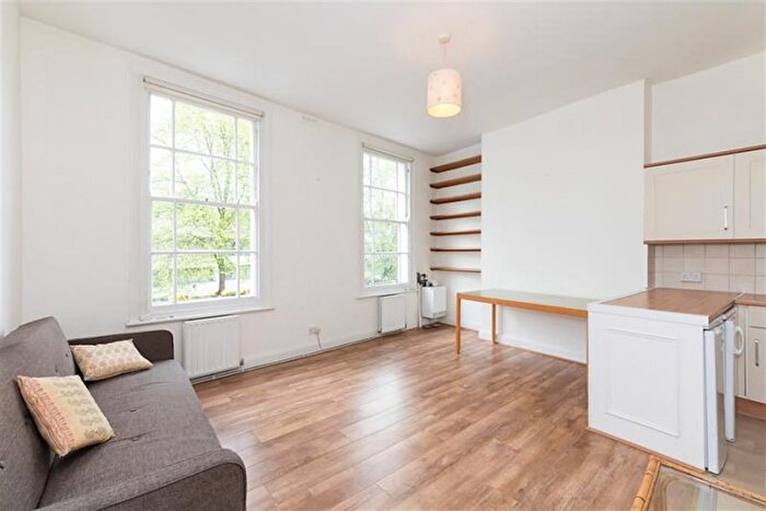 2 Bedroom Flat To Rent In Crogsland Road, NW1