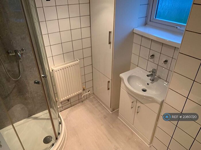 1 Bedroom Terraced House To Rent In Kensington Gardens, Carlton, Nottingham, NG4