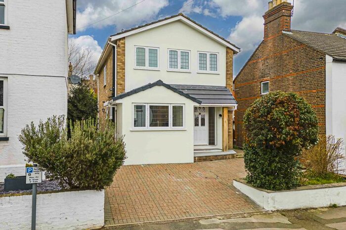 3 Bedroom Detached House To Rent In Horsecroft Road, Hemel Hempstead, HP1