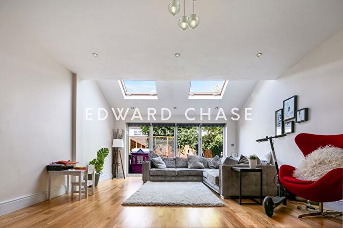 4 Bedroom Terraced House To Rent In Cranbrook Road, Barkingside, IG6