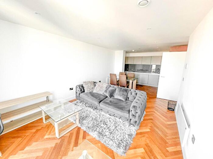 2 Bedroom Flat To Rent In Owen Street, Manchester, M15