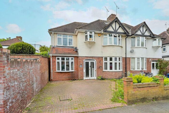 3 Bedroom Semi-Detached House To Rent In Avalon Road, Ealing, London, W13