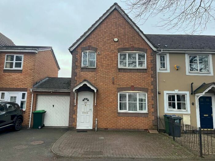 3 Bedroom Semi-Detached House To Rent In Siddons Way, West Bromwich, B70