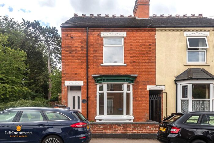 2 Bedroom End Of Terrace House For Sale In St John Street, Rugby, Warwickshire, CV21