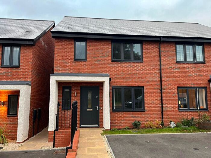 3 Bedroom Semi Detached House To Rent In Crabtree Hill Drive, Derby, Derbyshire, DE22