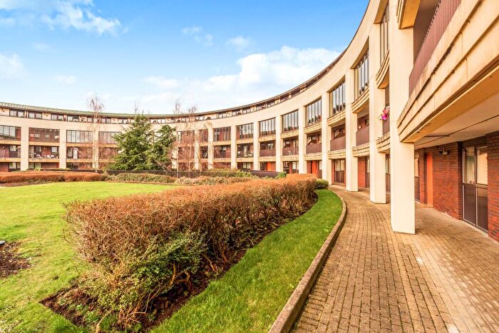 2 Bedroom Flat To Rent In Huntley Crescent, MK9