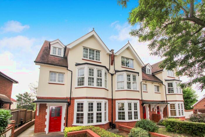 1 Bedroom Flat To Rent In Gubbins Lane, Harold Wood, Romford, RM3