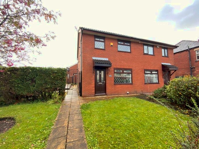 2 Bedroom Property To Rent In Garstang Avenue, Bolton BL2