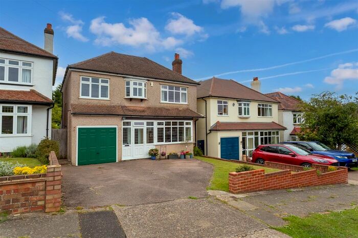 5 Bedroom Detached House For Sale In Upper Pines, Banstead, SM7