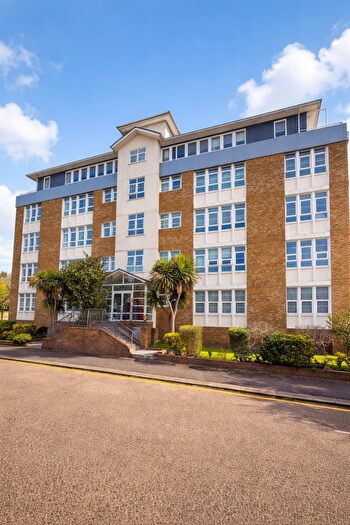 3 Bedroom Flat To Rent In Warren Fields Valencia Road, Stanmore, Greater London, HA7