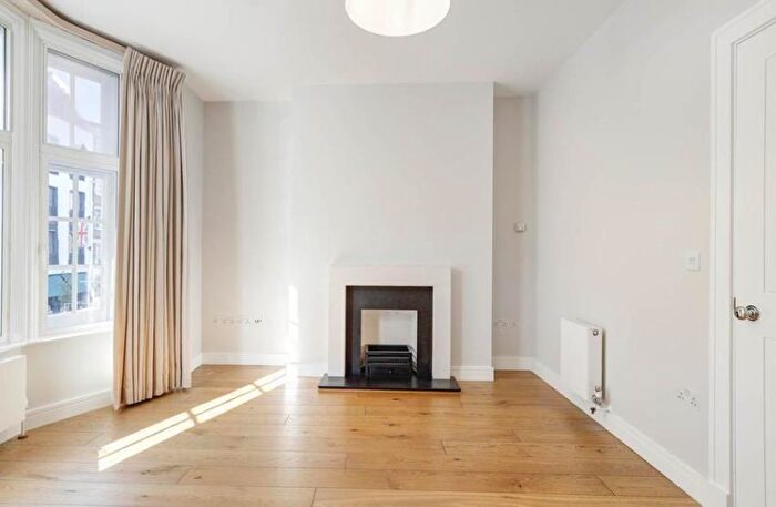 3 Bedroom Apartment To Rent In Northwick Terrace, St John's Wood, London, NW8