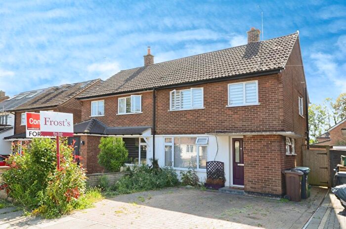 3 Bedroom Semi-Detached House For Sale In Grasmere Road, St. Albans, AL1