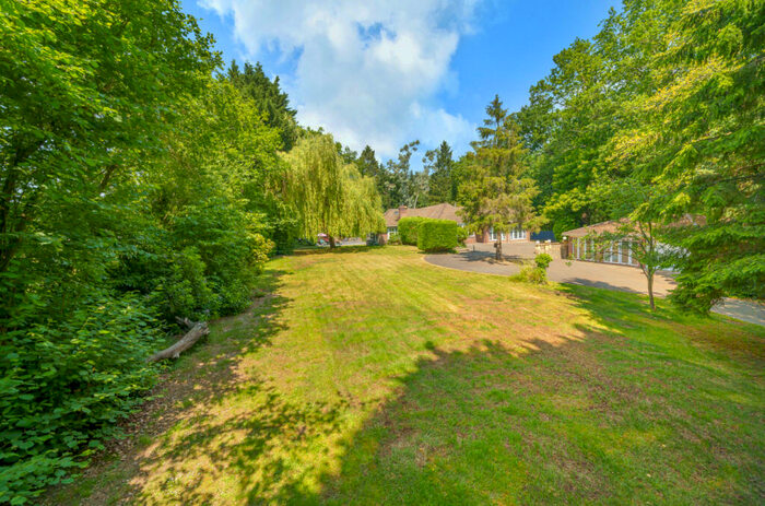 5 Bedroom Bungalow For Sale In Stonehill Road, Ottershaw, Chertsey, Surrey, KT16