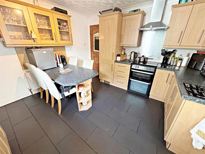 2 Bedroom Detached Bungalow For Sale In Sea Dyke Way, Marshchapel, Grimsby, East Lindsey, DN36