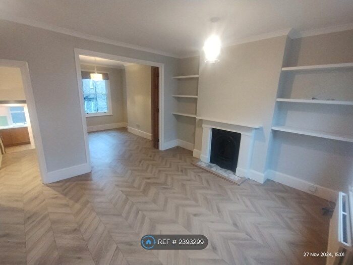 4 Bedroom Maisonette To Rent In Lots Road, London, SW10