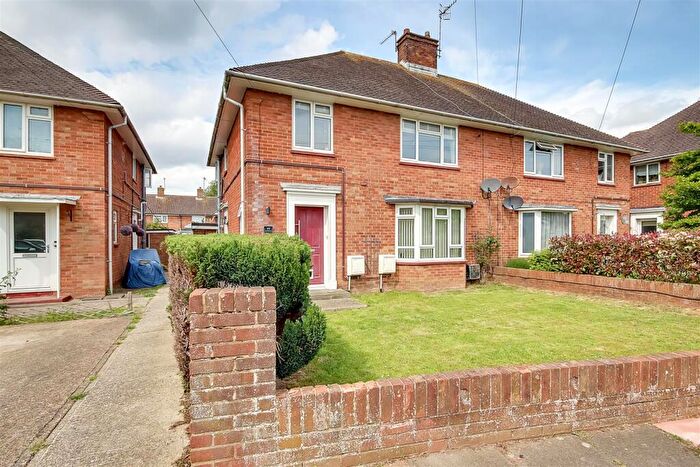 2 Bedroom Flat For Sale In Harefield Avenue, Worthing, BN13