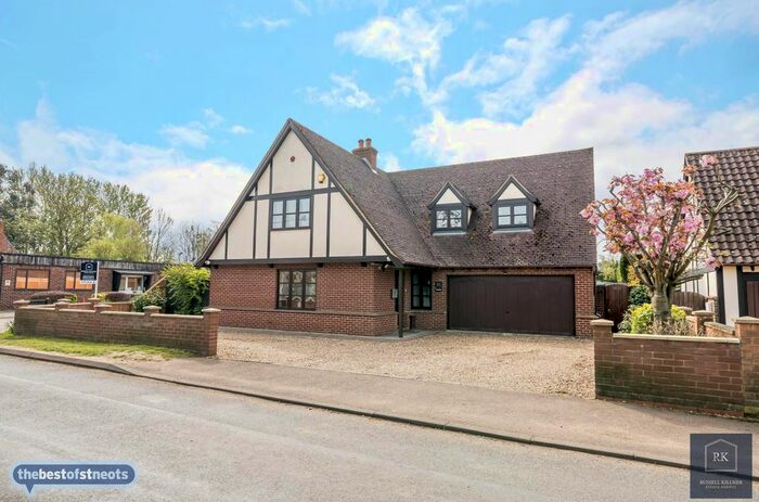 4 Bedroom Detached House For Sale In The Lane, Wyboston, Bedford, MK44
