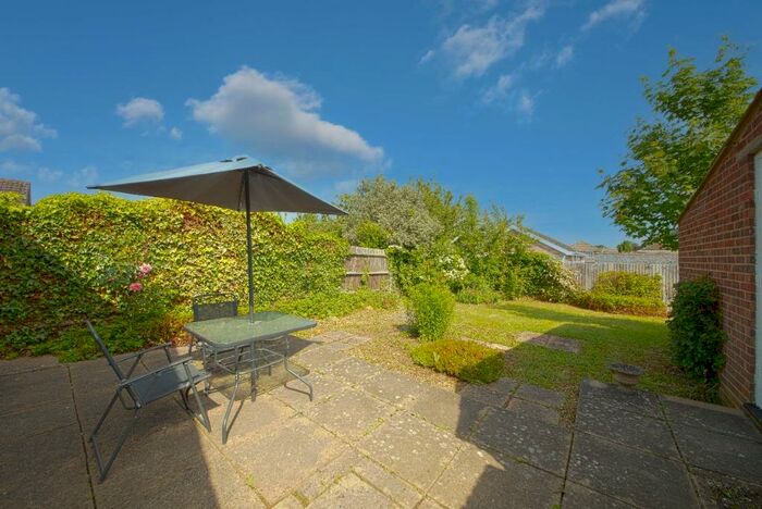 2 Bedroom Bungalow To Rent In Whitchurch Close, Maidenhead, SL6