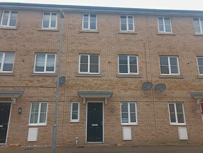 4 Bedroom Town House To Rent In Mortimer Gardens, Colchester, CO4